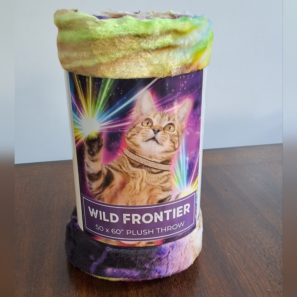 NEW Galactic Cat Vibrant Soft & Warm Plush Throw Blanket, 50 in X 60 in